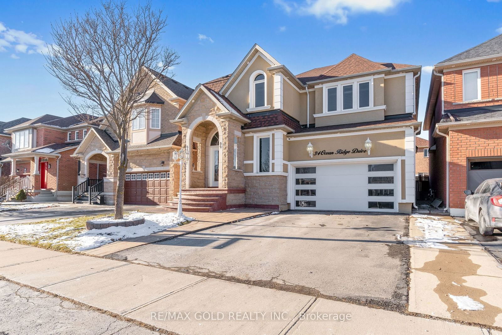 Detached House for sale at 34 Ocean Ridge Drive, Brampton, Sandringham-Wellington, L6R 3K5 - MLS: W11918366