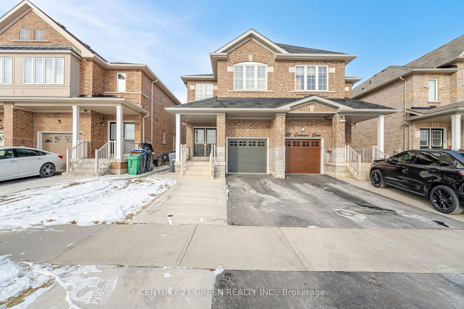 Semi-Detached House sold at 120 Cookview Drive, Brampton, Sandringham-Wellington, L6R 3V1 - MLS: W11918445