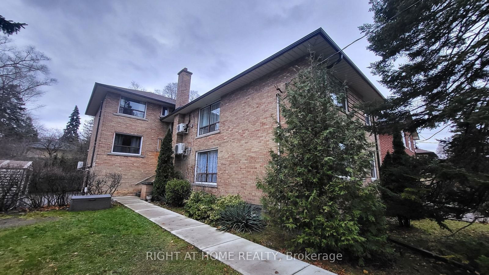 Property leased at 2-161 Berry Road, Toronto, Stonegate-Queensway, M8Y 1W4 - MLS: W11918577