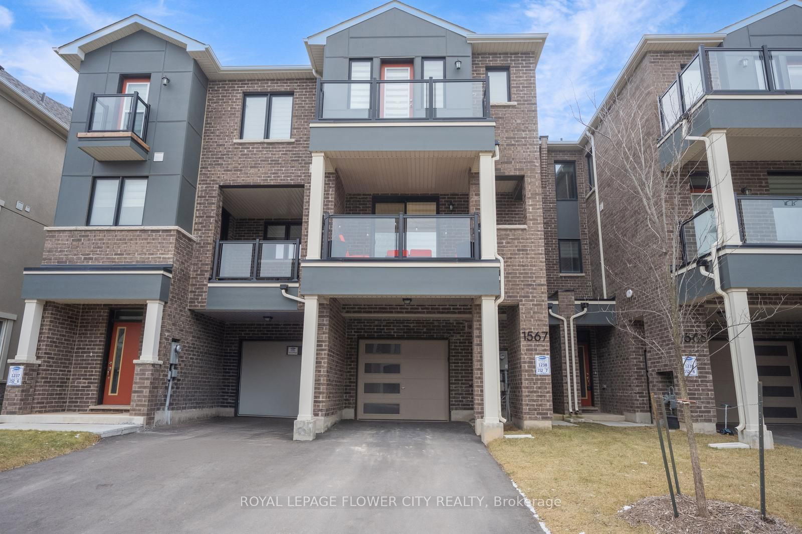 Townhouse for sale at 1567 Moira Crescent, Milton, Bowes, L9E 1Y1 - MLS: W11918912