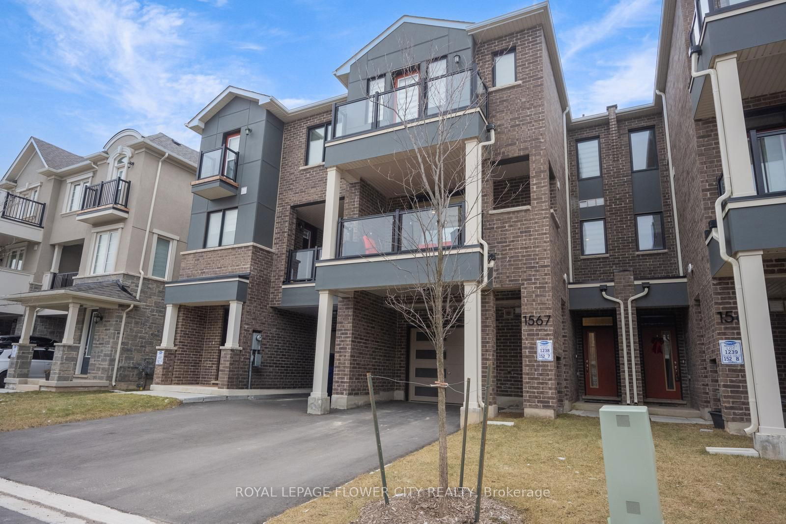 Townhouse for sale at 1567 Moira Crescent, Milton, Bowes, L9E 1Y1 - MLS: W11918912