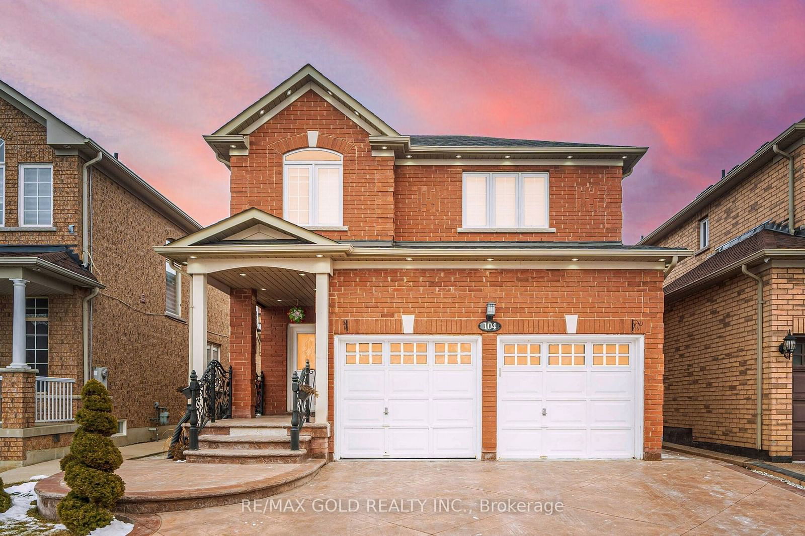 Detached House for sale at 104 Turquoise Crescent, Brampton, Bram East, L6P 0Z8 - MLS: W11919022