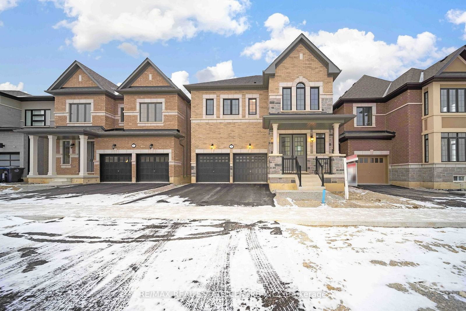 Detached House for sale at 3 Kessler Drive, Brampton, Sandringham-Wellington North, L6R 4G2 - MLS: W11919058