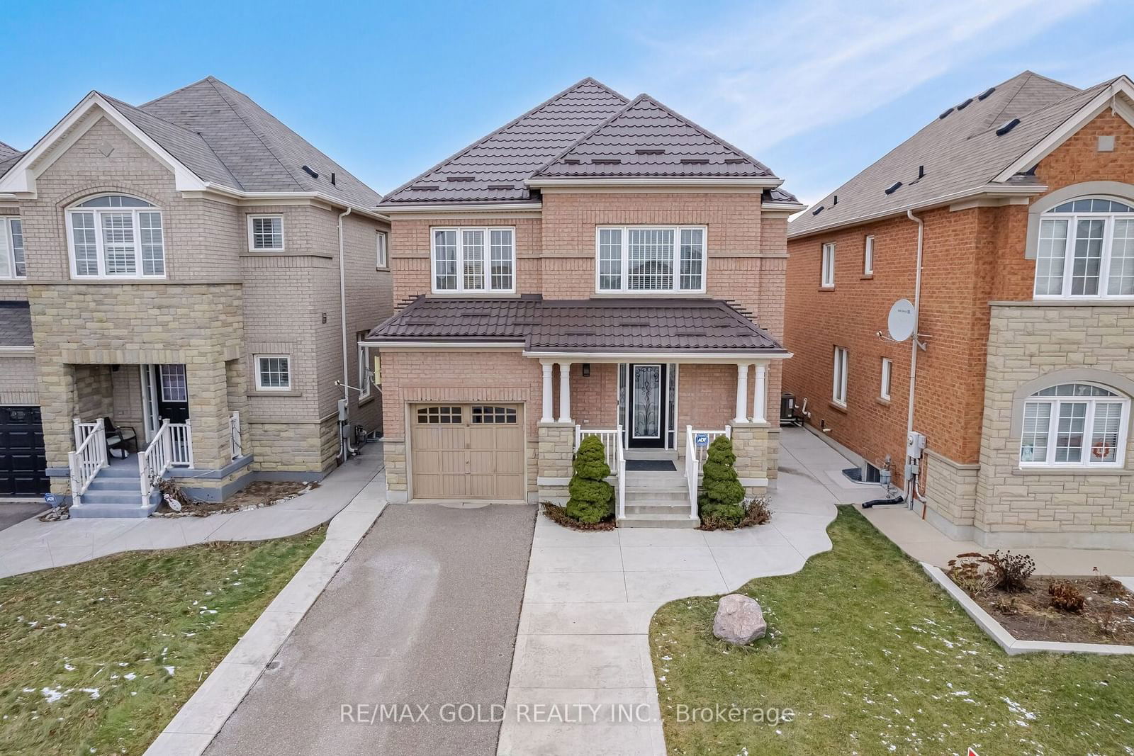 Detached House for sale at 6 Lightcatcher Circle, Brampton, Bram East, L6P 3P6 - MLS: W11919060