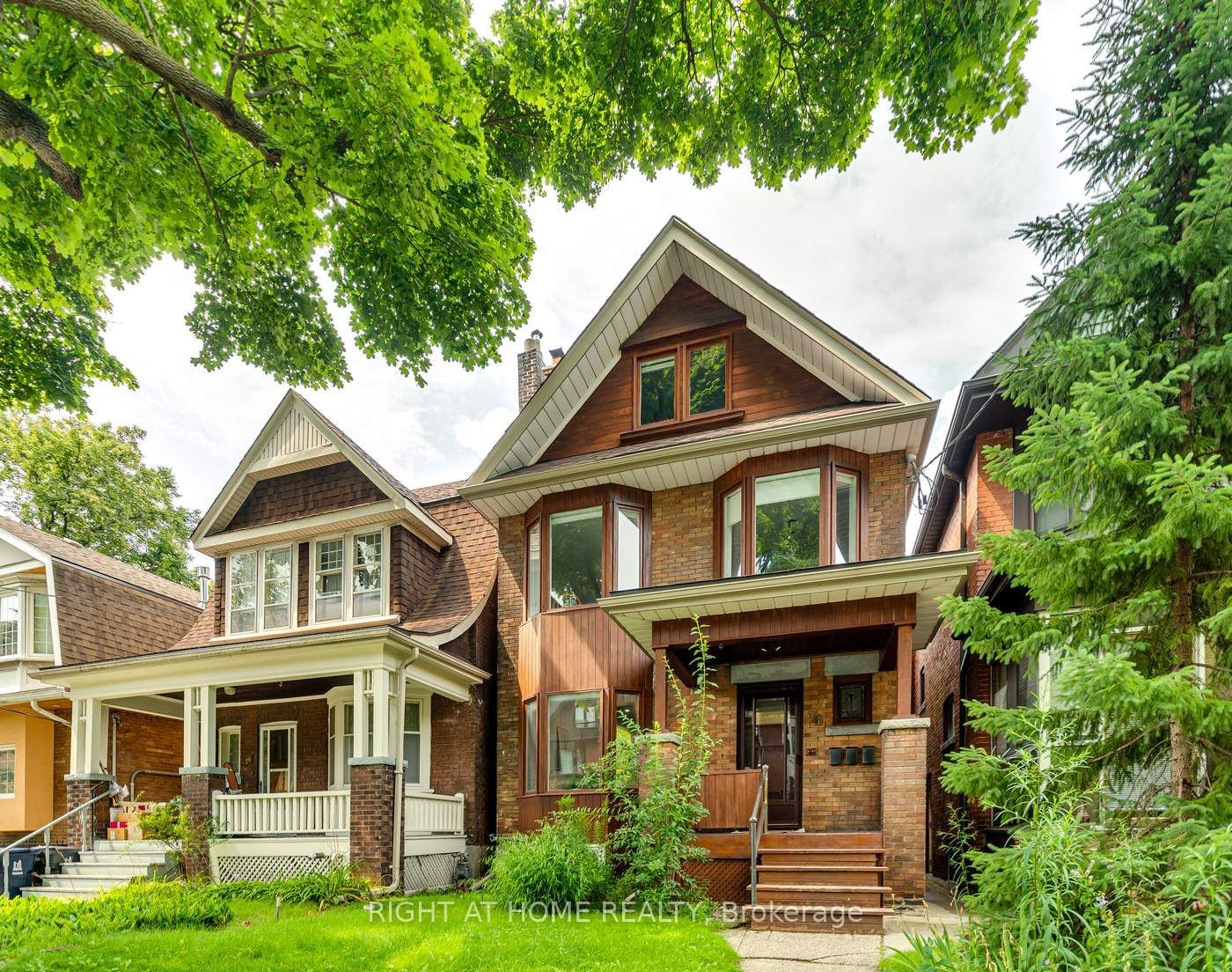 Semi-Detached House leased at 76 Glendale Avenue, Toronto, High Park-Swansea, M6R 2T1 - MLS: W11919071