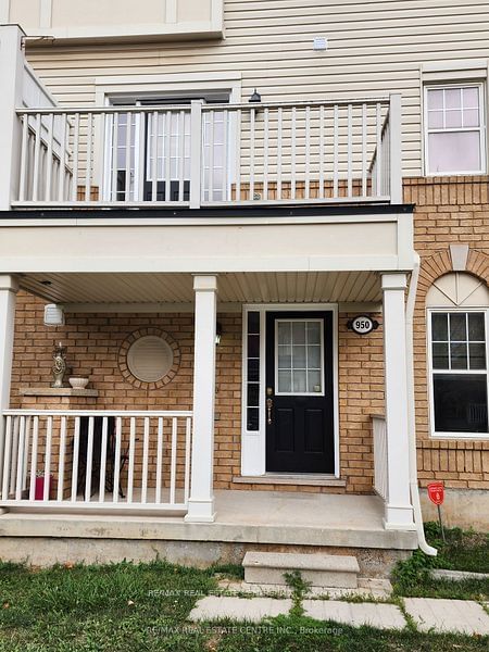 Townhouse for lease at 950 Burgess Gdns, Milton, 1028 - CO Coates, L9T 0K6 - MLS: W11919122