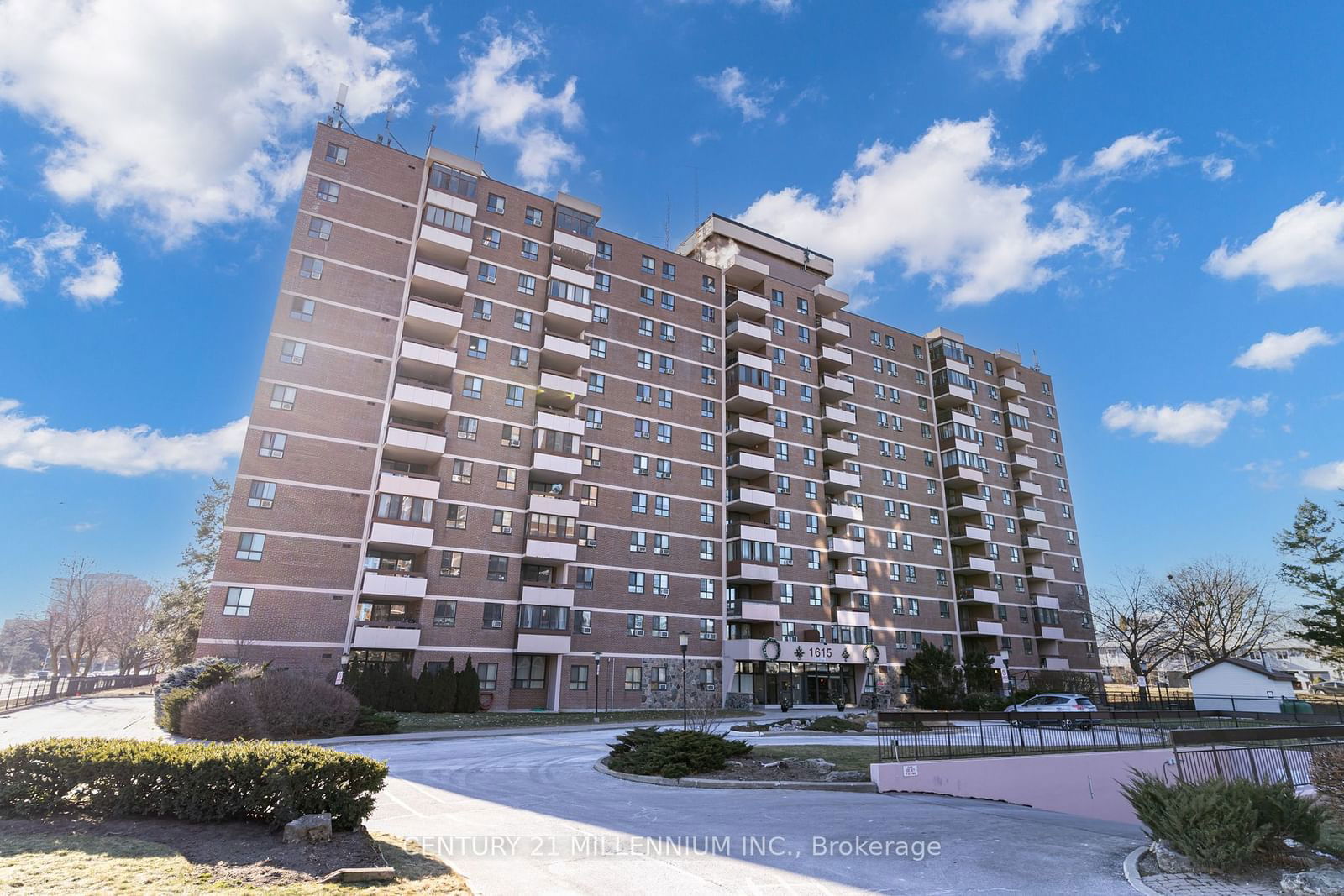 Condo for sale at 712-1615 Bloor Street, Mississauga, Applewood, L4X 1S2 - MLS: W11919137