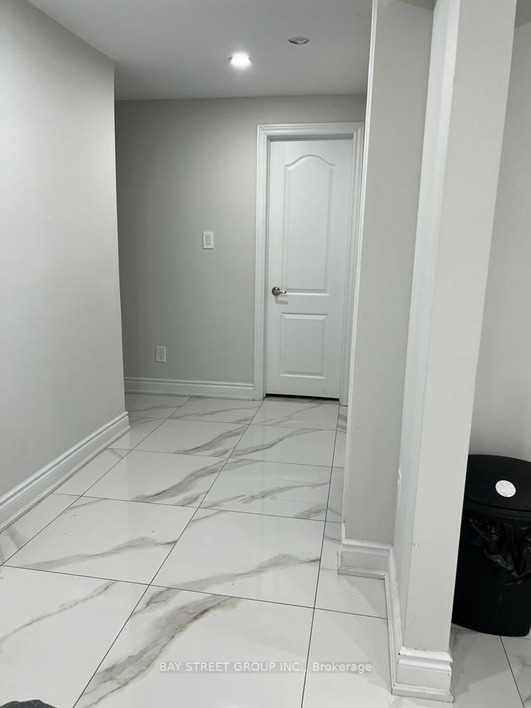 10 Blenheim Dr W, Brampton, L6Z 1H9 | Image 3