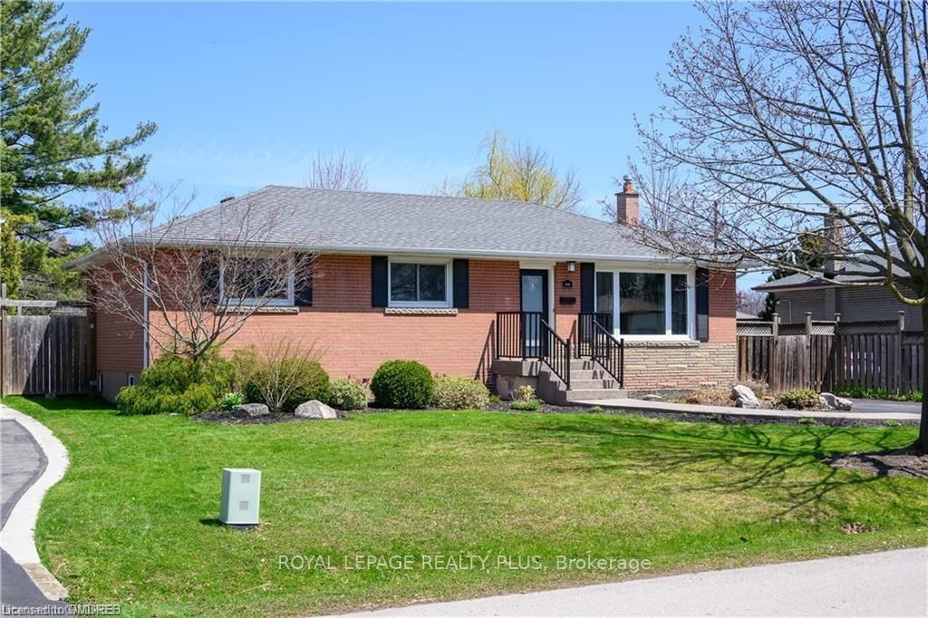 Detached House leased at 249 Snowden Road, Oakville, Bronte East, L6L 3X6 - MLS: W11919430