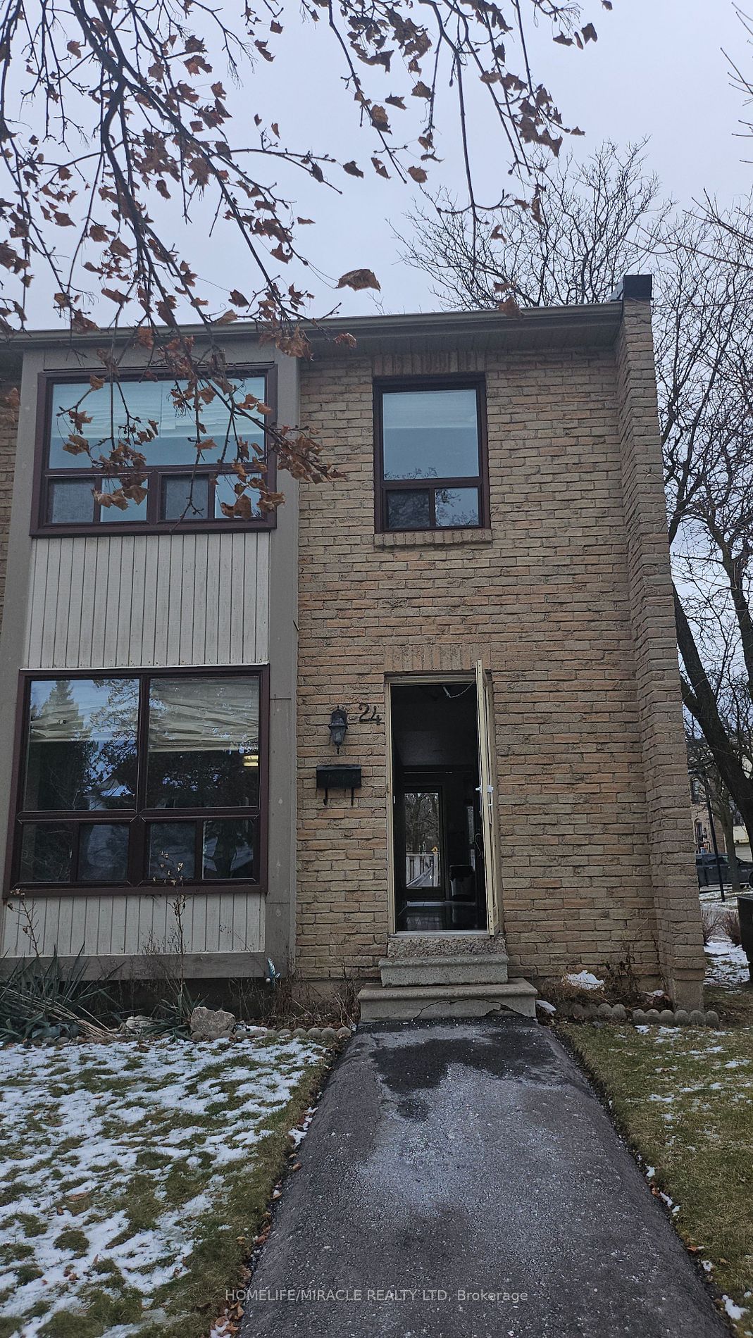 Townhouse for lease at 24 Guildford Crescent, Brampton, Central Park, L6S 3K2 - MLS: W11919596