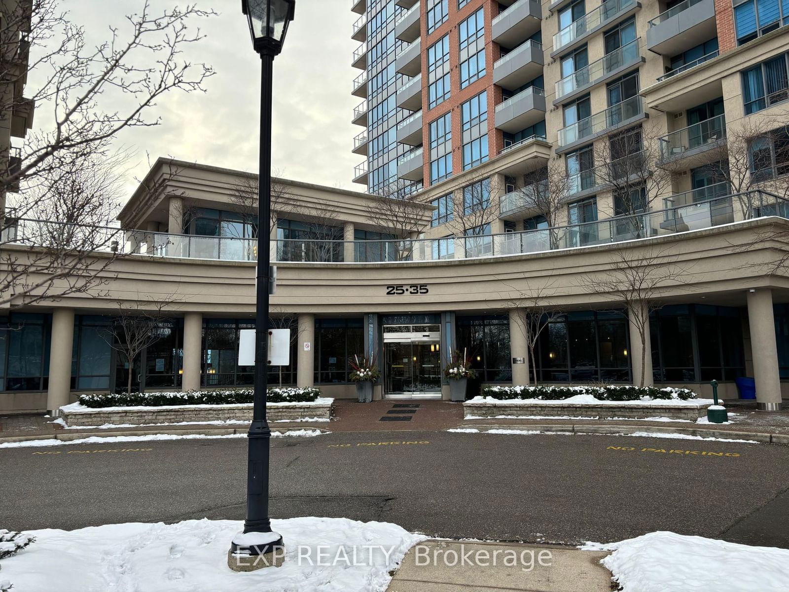 Condo for lease at 945-35 Viking Lane, Toronto, Islington-City Centre West, M9B 0A2 - MLS: W11919675