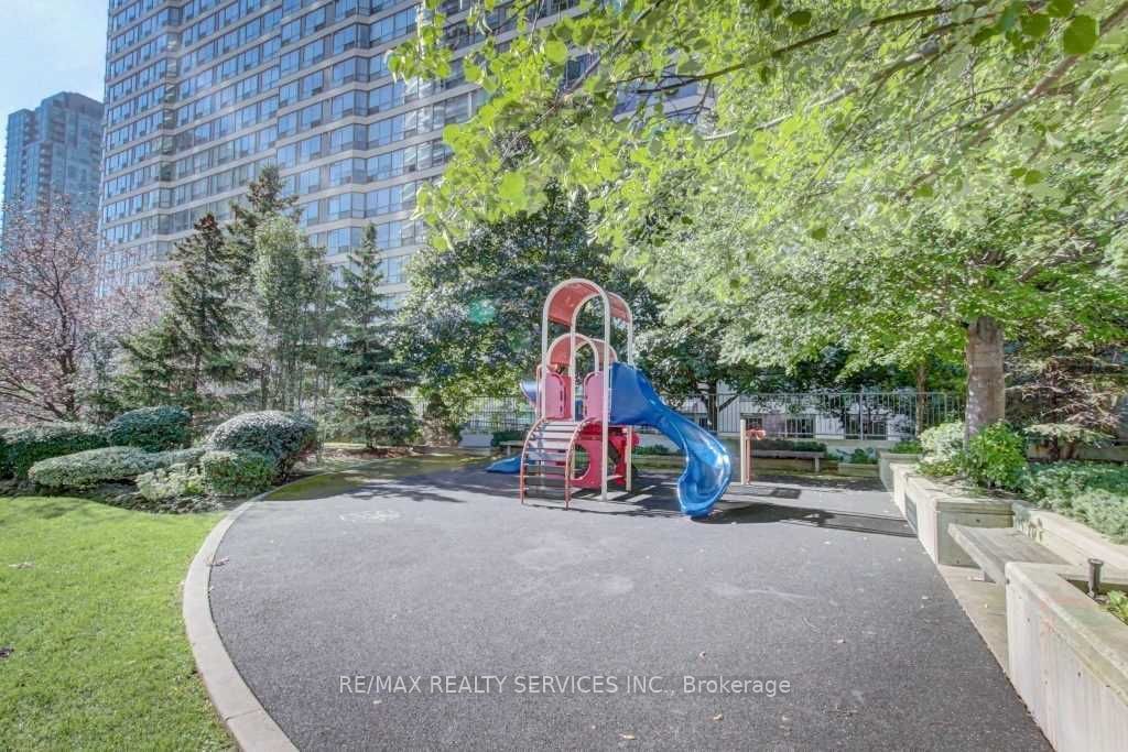 Condo leased at 1210-1 Elm Drive, Mississauga, City Centre, L5B 4M1 - MLS: W11919840