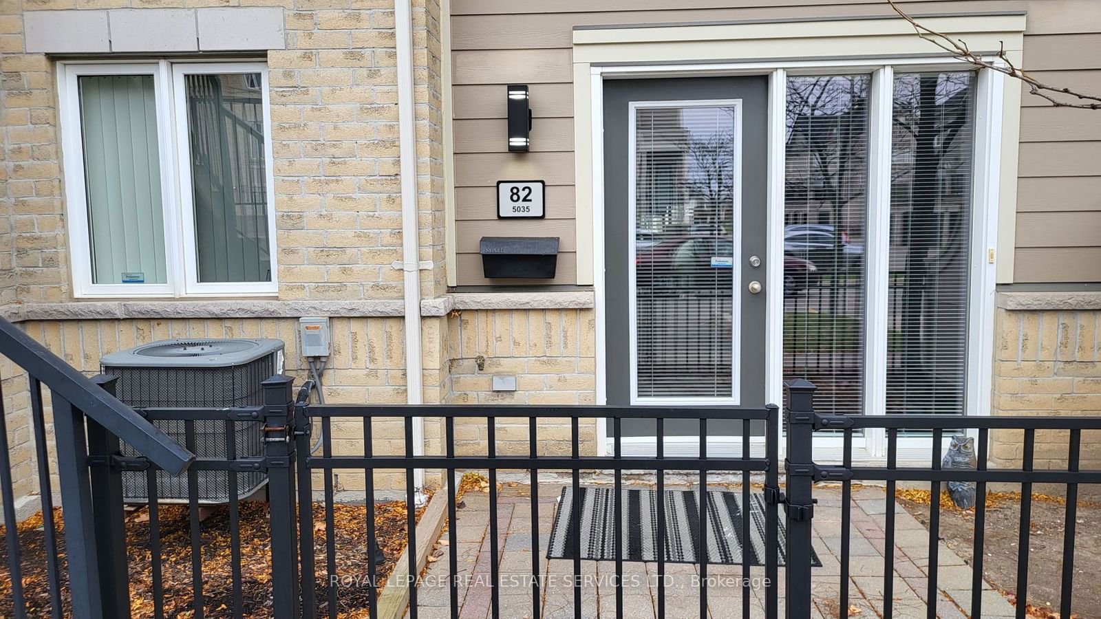 Townhouse for lease at 82-5035 Oscar Peterson Boulevard, Mississauga, Churchill Meadows, L5M 0P4 - MLS: W11920020