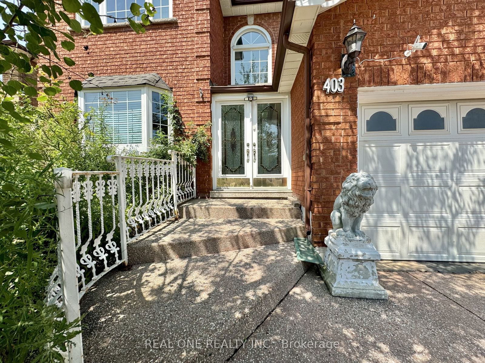 Detached House for sale at 403 Glenashton Drive, Oakville, Iroquois Ridge North, L6H 4V7 - MLS: W11920120