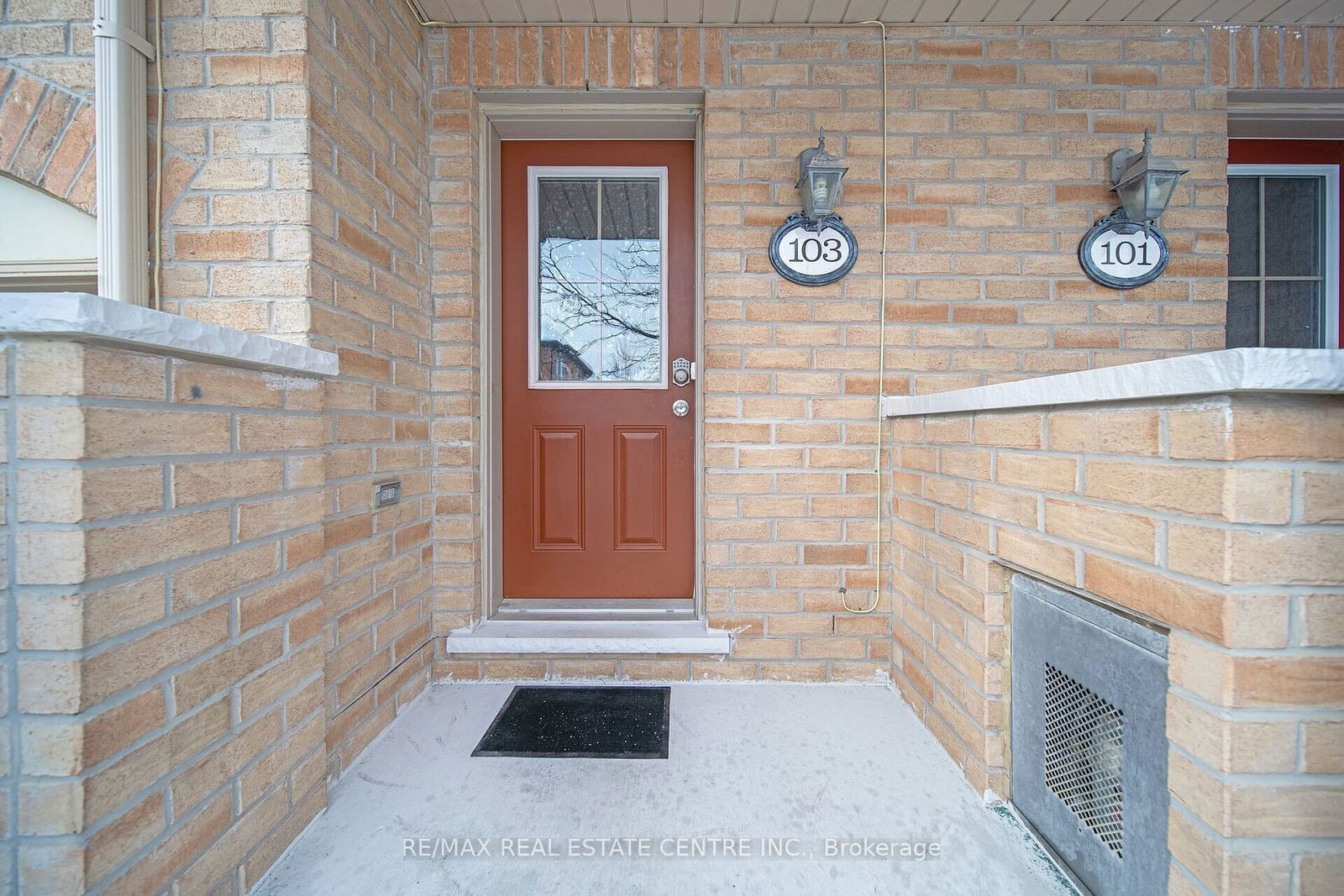 Townhouse for sale at 103 Cedar Lake Crescent, Brampton, Bram West, L6Y 0R1 - MLS: W11920143