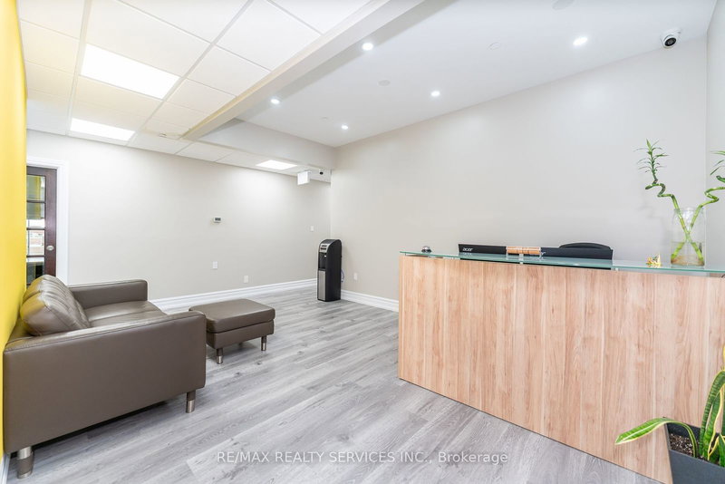 214 - 2 Automatic Rd, Brampton, L6S 6K8 | Image 3