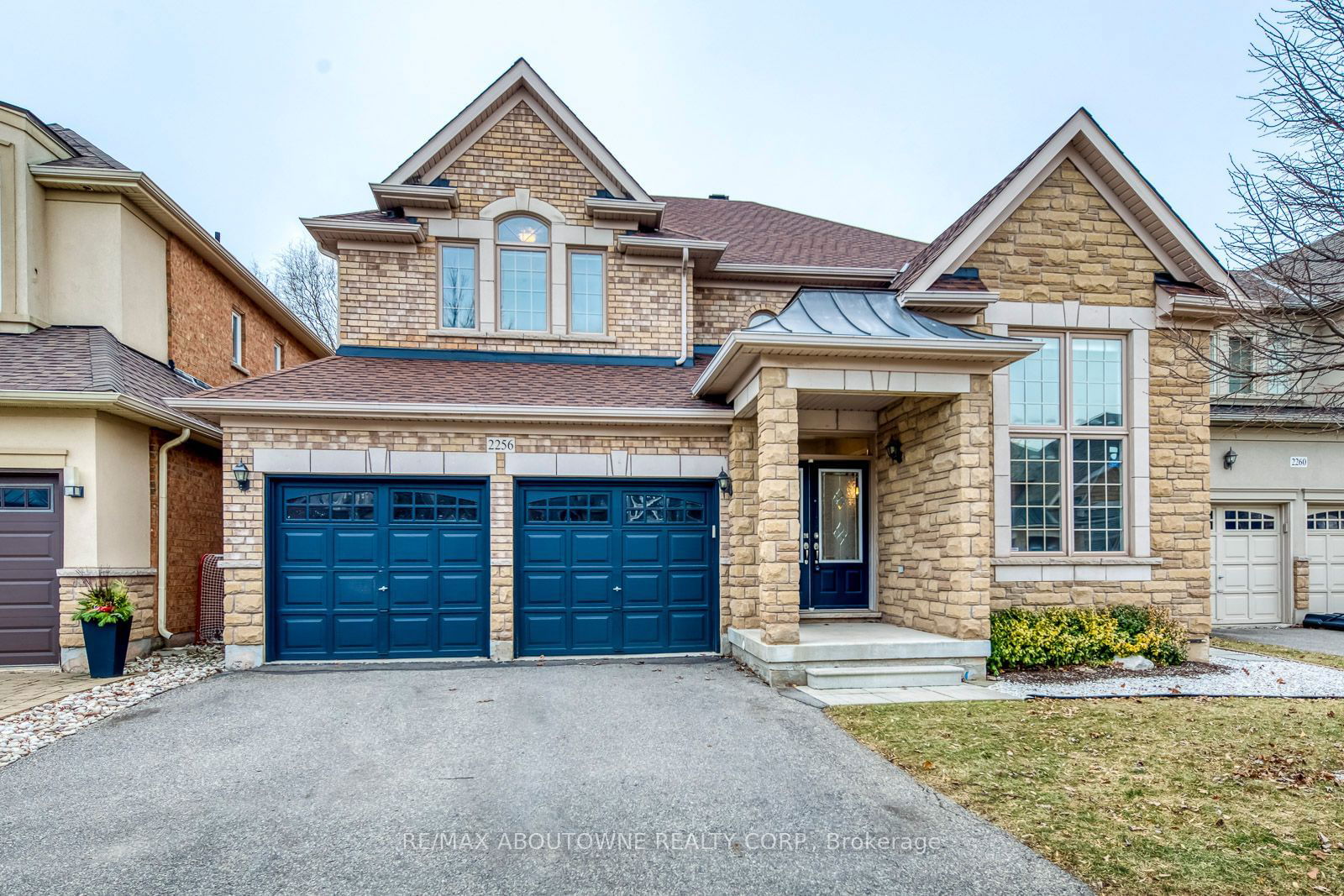 Detached House sold at 2256 Millstone Drive, Oakville, 1019 - WM Westmount, L6M 0H2 - MLS: W11920189