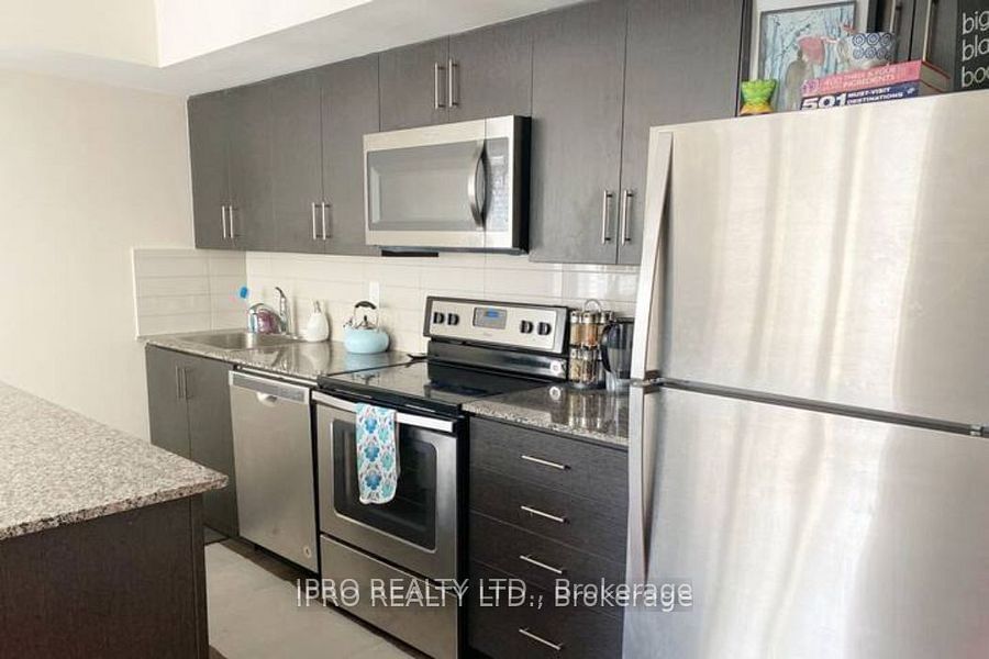 Townhouse leased at 33-130 Long Branch Avenue, Toronto, Long Branch, M8W 0B1 - MLS: W11920266