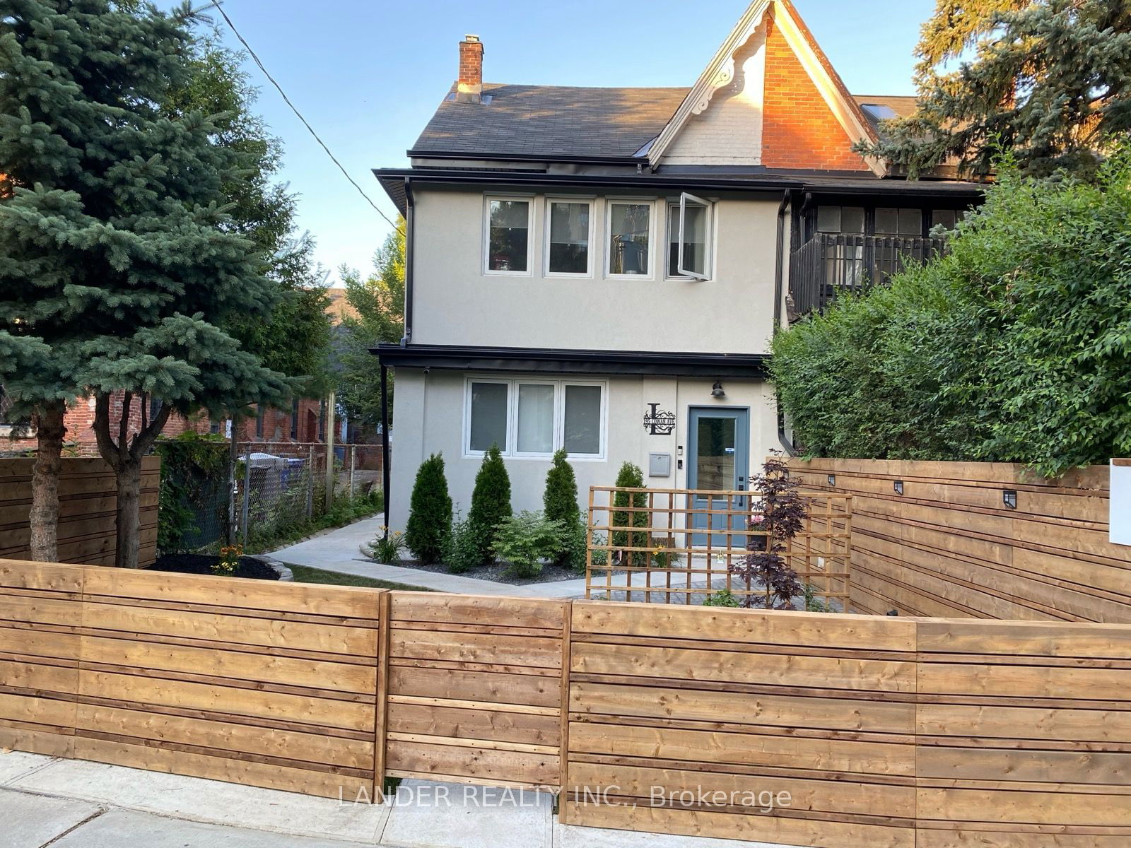 Semi-Detached House leased at Upper-195 Cowan Avenue, Toronto, South Parkdale, M6K 2N7 - MLS: W11920288