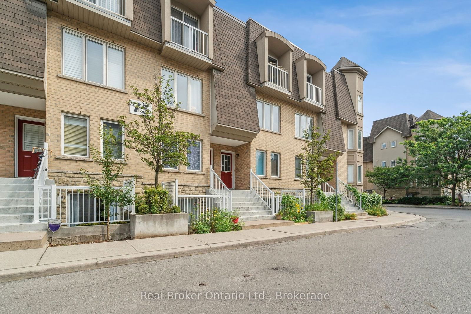 Townhouse sold at 127-75 Turntable Crescent, Toronto, Dovercourt-Wallace Emerson-Junction, M6H 4K9 - MLS: W11920437