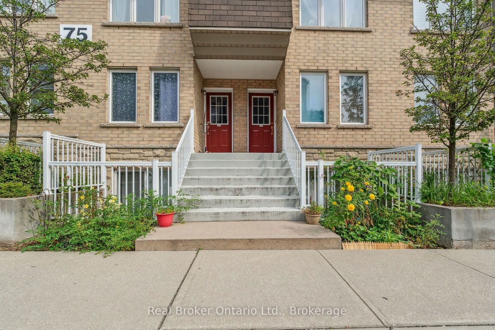 Townhouse sold at 127-75 Turntable Crescent, Toronto, Dovercourt-Wallace Emerson-Junction, M6H 4K9 - MLS: W11920437