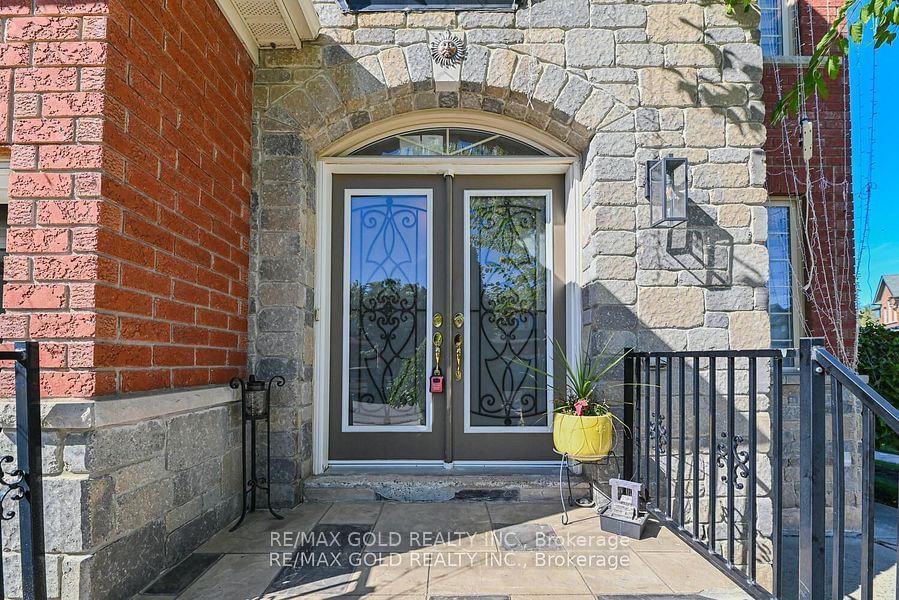 Detached House for sale at 107 Sled Dog Road, Brampton, Sandringham-Wellington, L6R 0J4 - MLS: W11920512