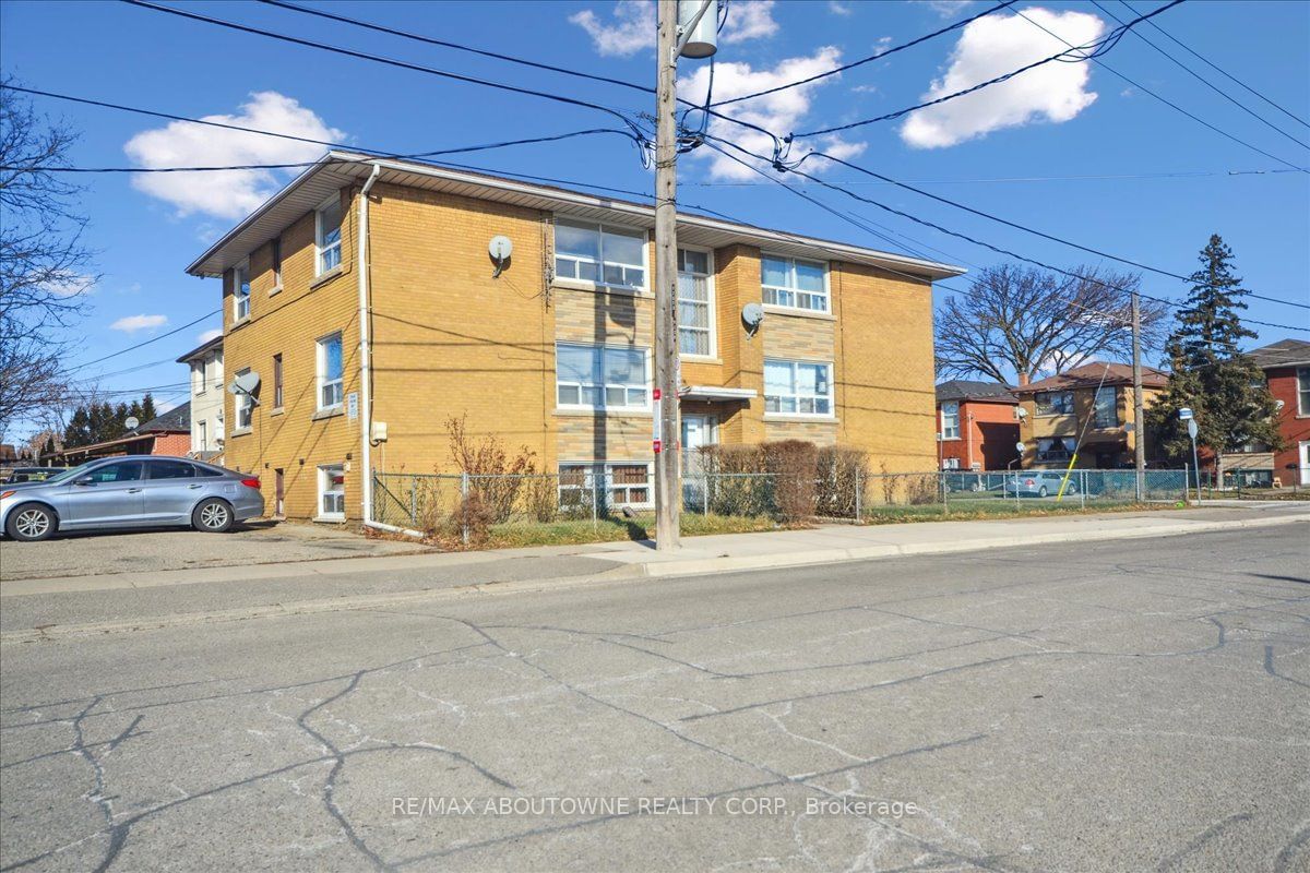 Semi-Detached House for lease at 6-2 Wesley Street, Toronto, Mimico, M8Y 2W3 - MLS: W11920596