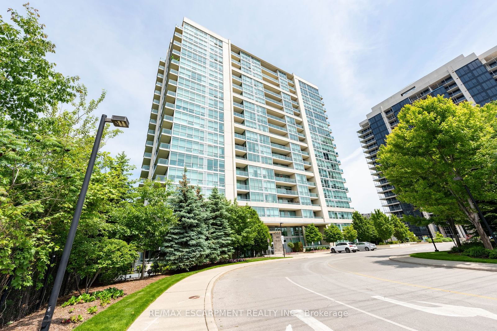 Condo for sale at 710-1055 Southdown Road, Mississauga, Clarkson, L5J 0A3 - MLS: W11920615