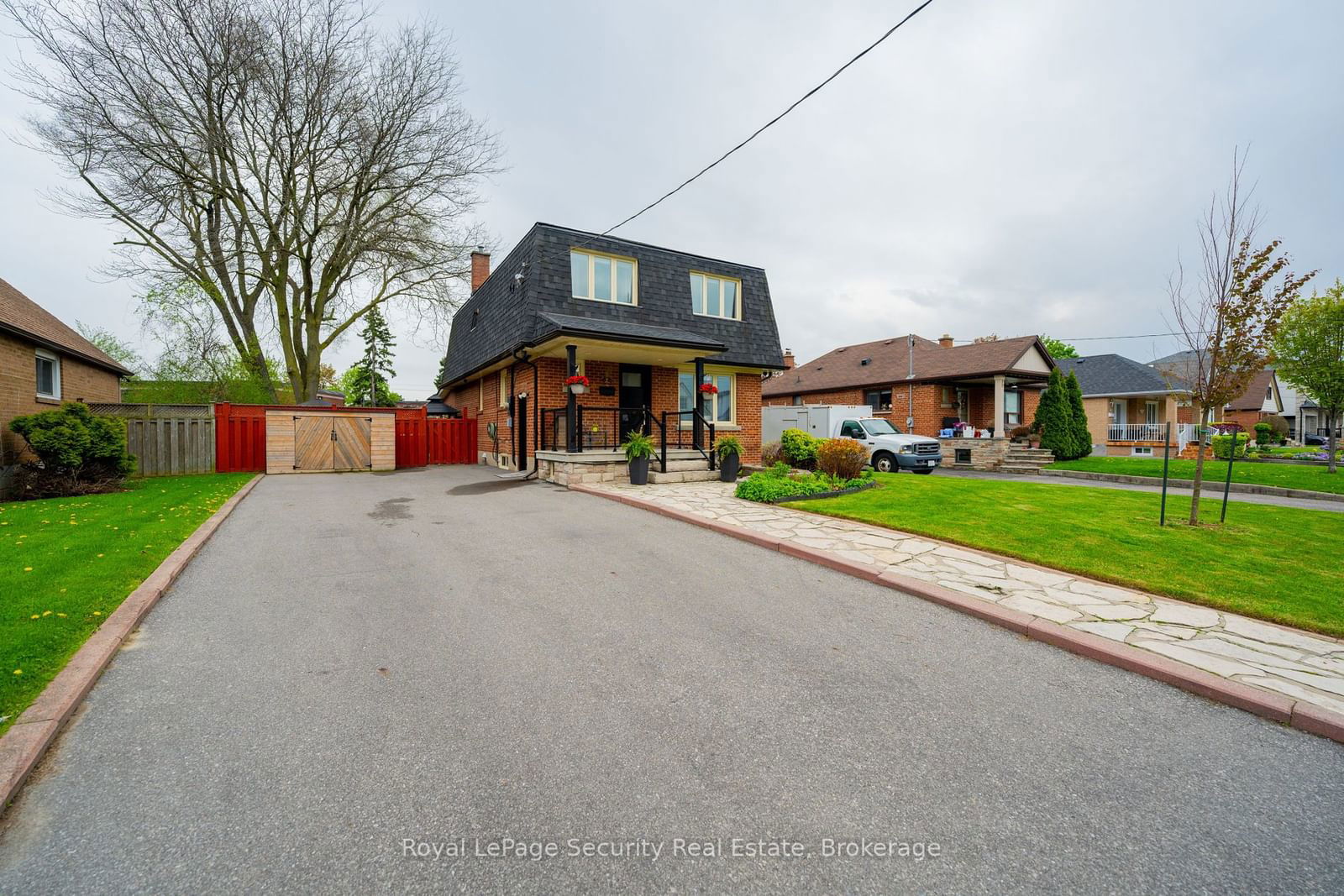 Detached House for sale at 25 Parkchester Road, Toronto, Brookhaven-Amesbury, M6M 2S1 - MLS: W11920621