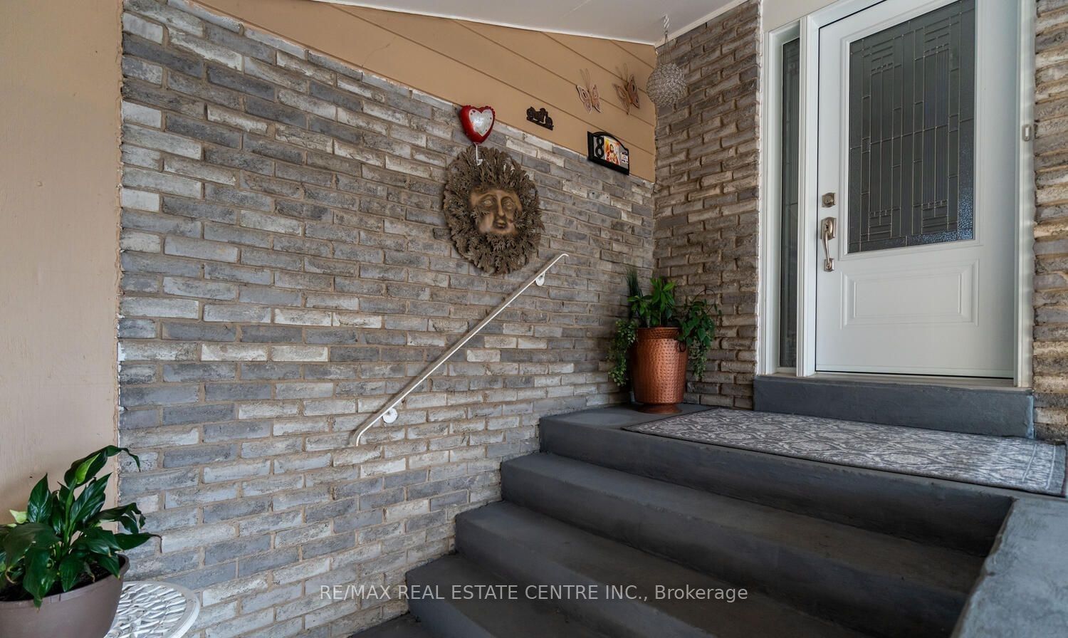 Detached House for sale at 8 Edwin Drive, Brampton, Brampton South, L6Y 1A1 - MLS: W11920795