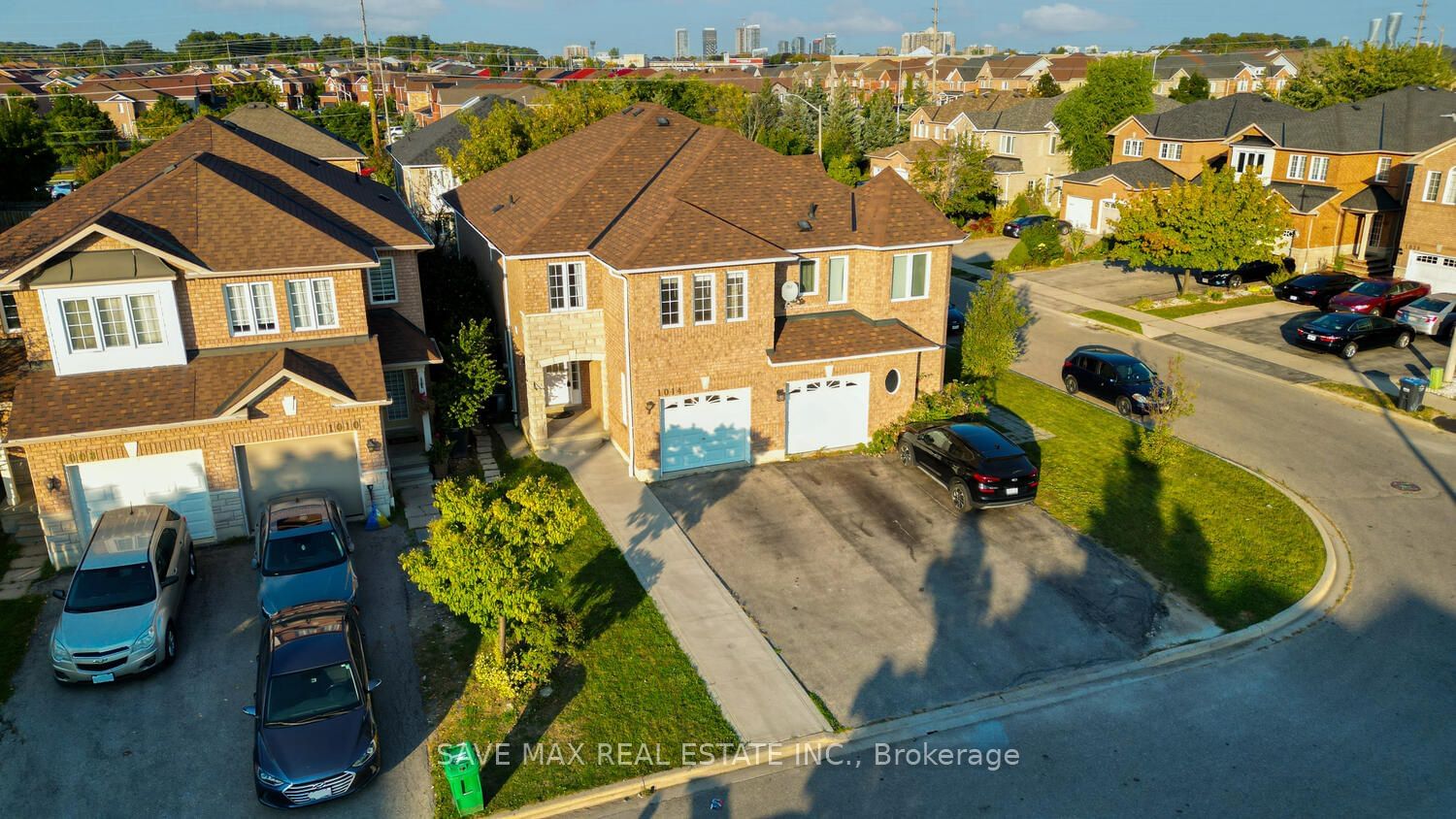 Semi-Detached House for sale at 1014 Foxglove Place, Mississauga, East Credit, L5V 2N4 - MLS: W11920995