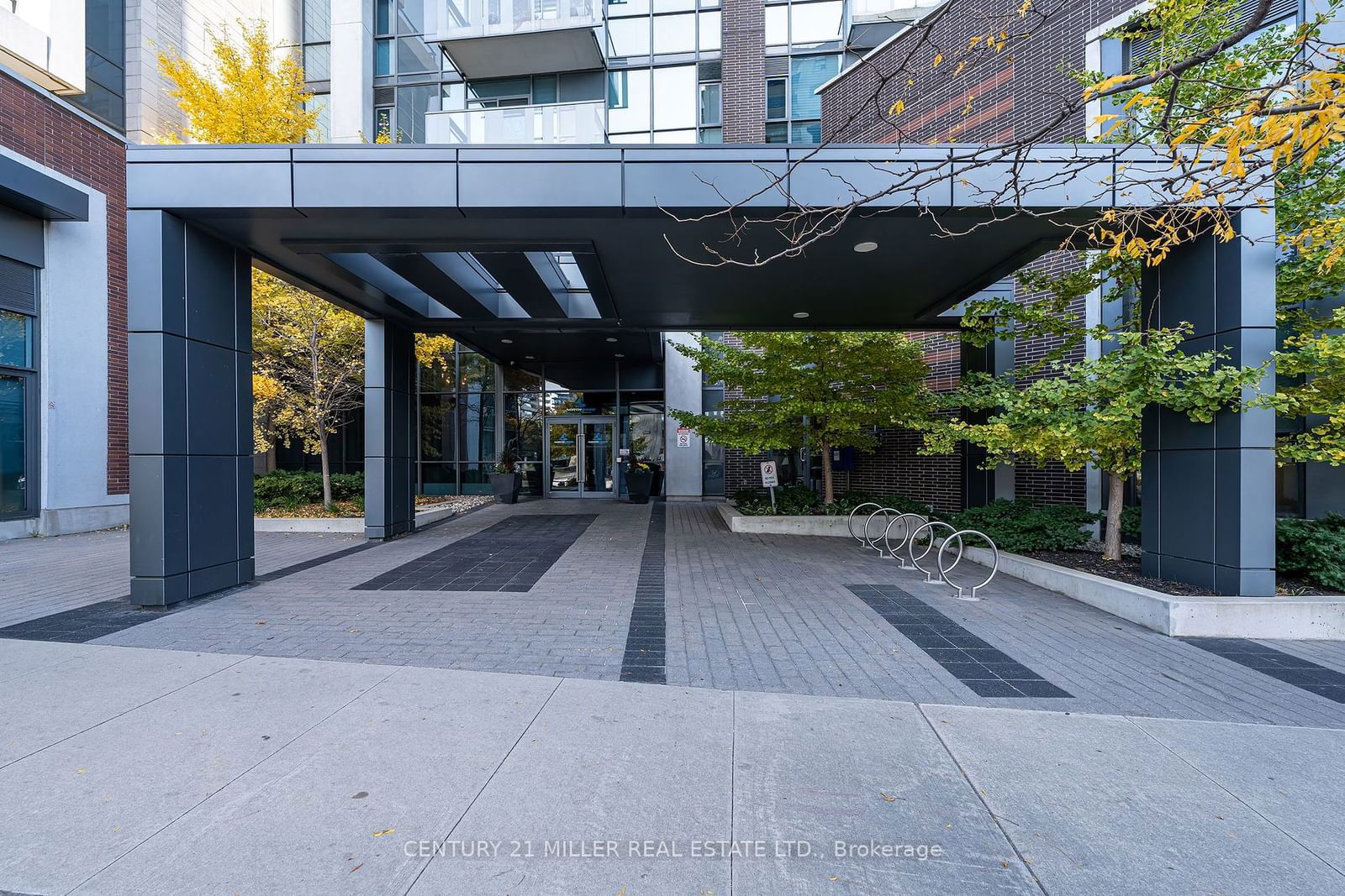 Condo for lease at 213-1 Hurontario Street, Mississauga, Port Credit, L5G 0A3 - MLS: W11921146