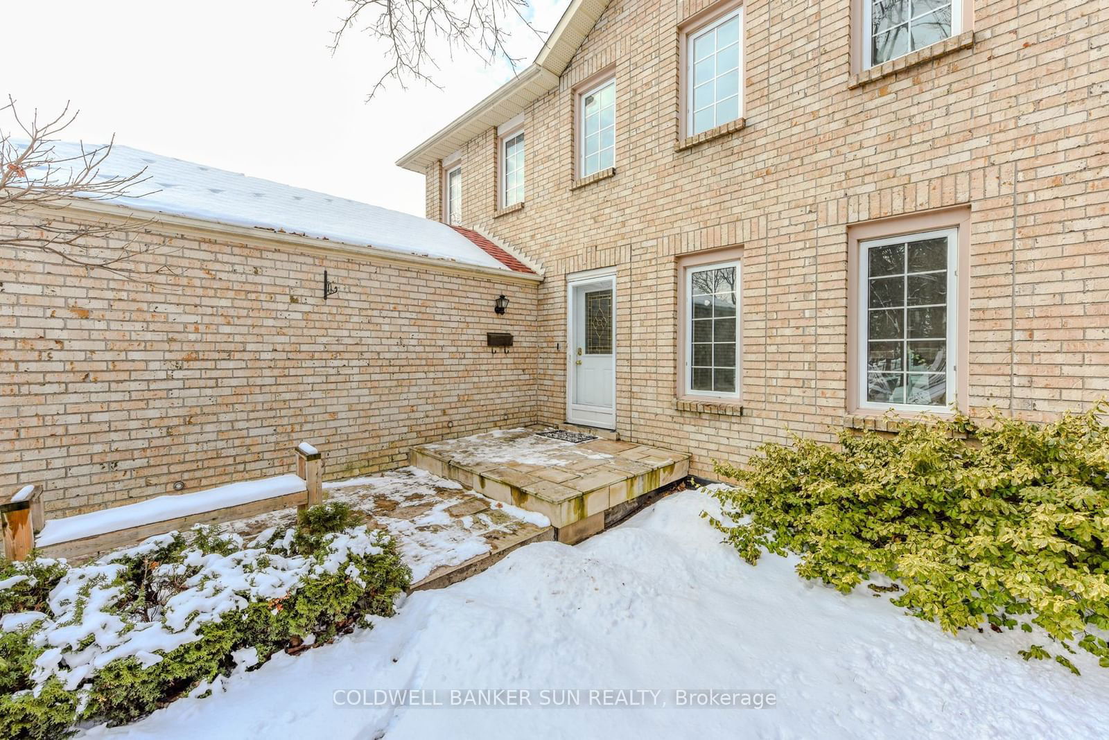 Detached House for sale at 116 Floribunda Crescent, Brampton, Bramalea West Industrial, L6T 4S2 - MLS: W11921309