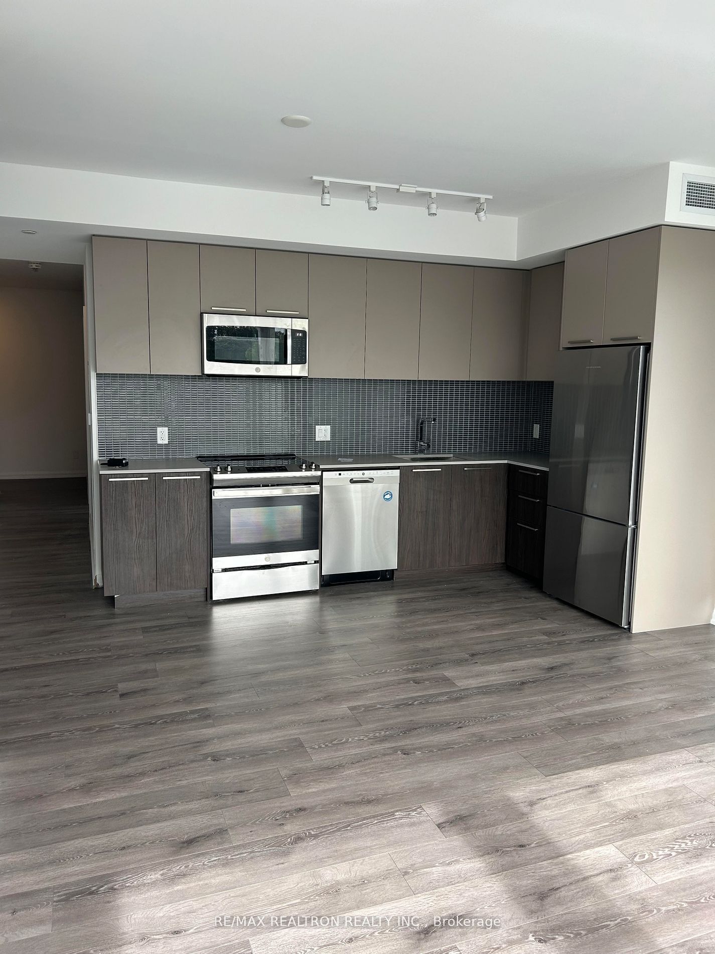 Condo for lease at 306-4208 Dundas Street, Toronto, Edenbridge-Humber Valley, M8X 1Y6 - MLS: W11921344