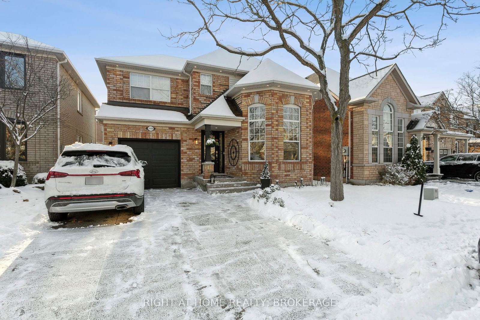 Detached House for sale at 2406 Falkland Crescent, Oakville, WT West Oak Trails, L6M 4Y3 - MLS: W11921358