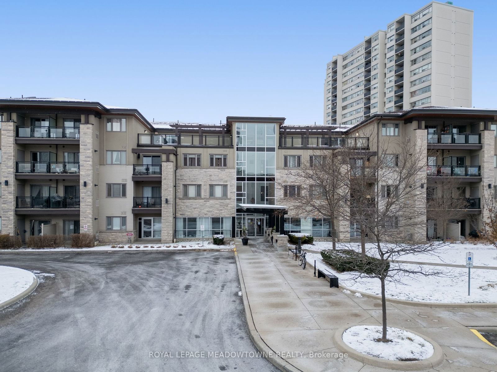 Condo for sale at 125-570 Lolita Gdns, Mississauga, Mississauga Valleys, L5A 0A1 - MLS: W11921472