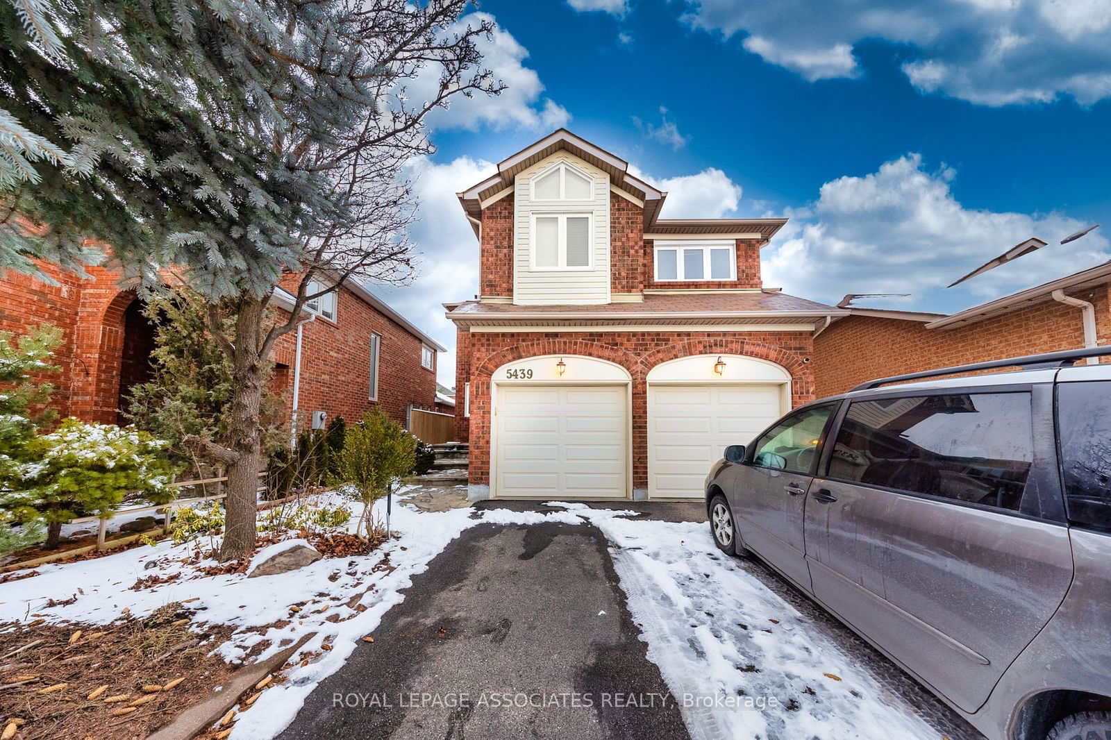 Detached House for sale at 5439 Razorbill Court, Mississauga, East Credit, L5V 2C9 - MLS: W11921485