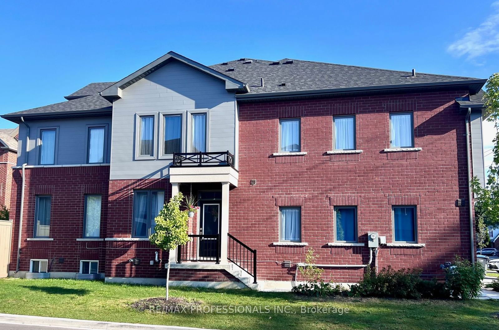 Townhouse leased at 111 Haggert Avenue, Brampton, Downtown Brampton, L6X 0T7 - MLS: W11921499