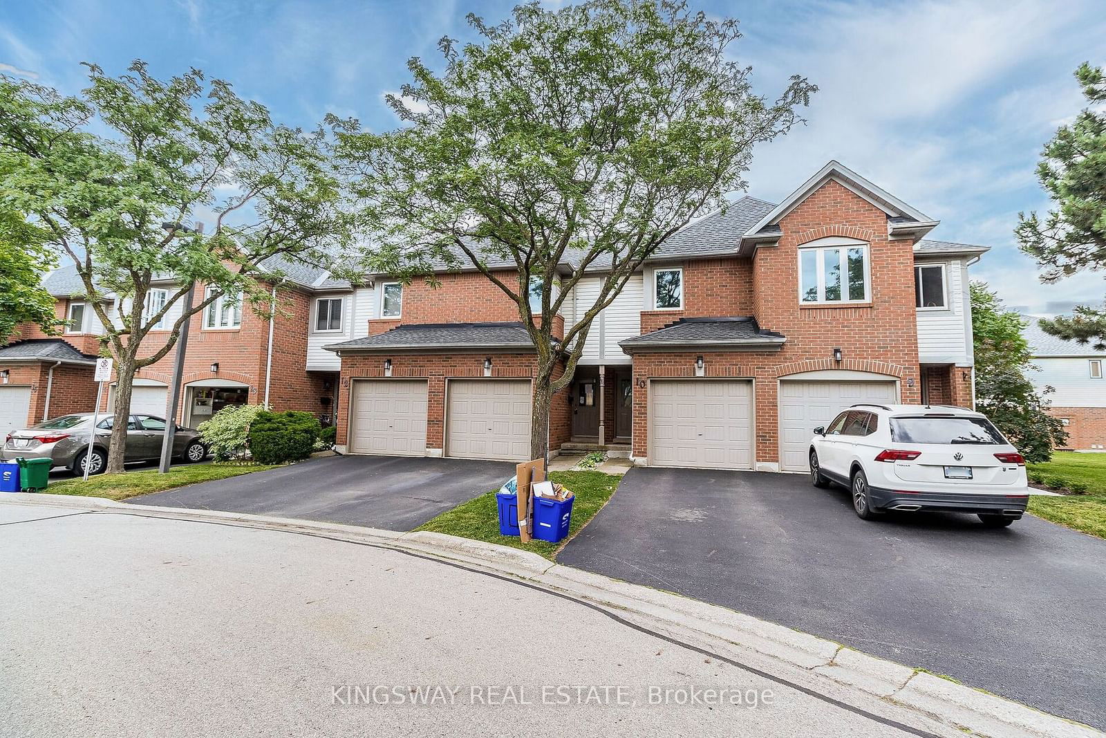 Townhouse for sale at 11-2920 Headon Forest Drive, Burlington, Headon, L7M 3Z7 - MLS: W11921506