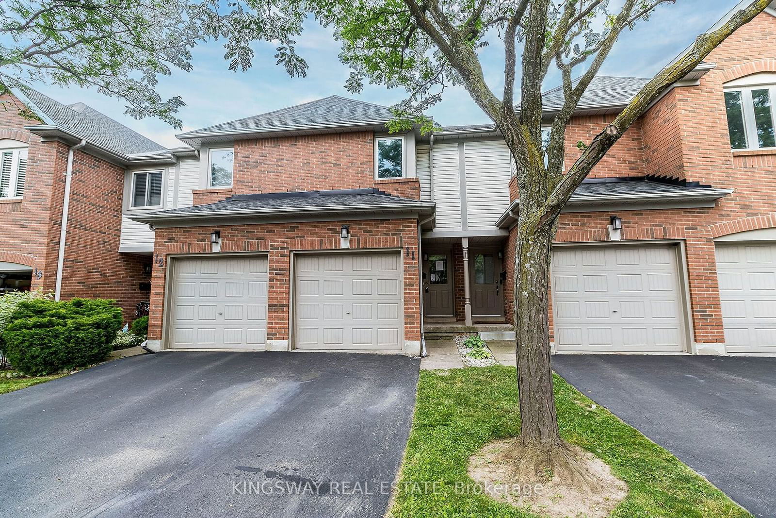 Townhouse for sale at 11-2920 Headon Forest Drive, Burlington, Headon, L7M 3Z7 - MLS: W11921506