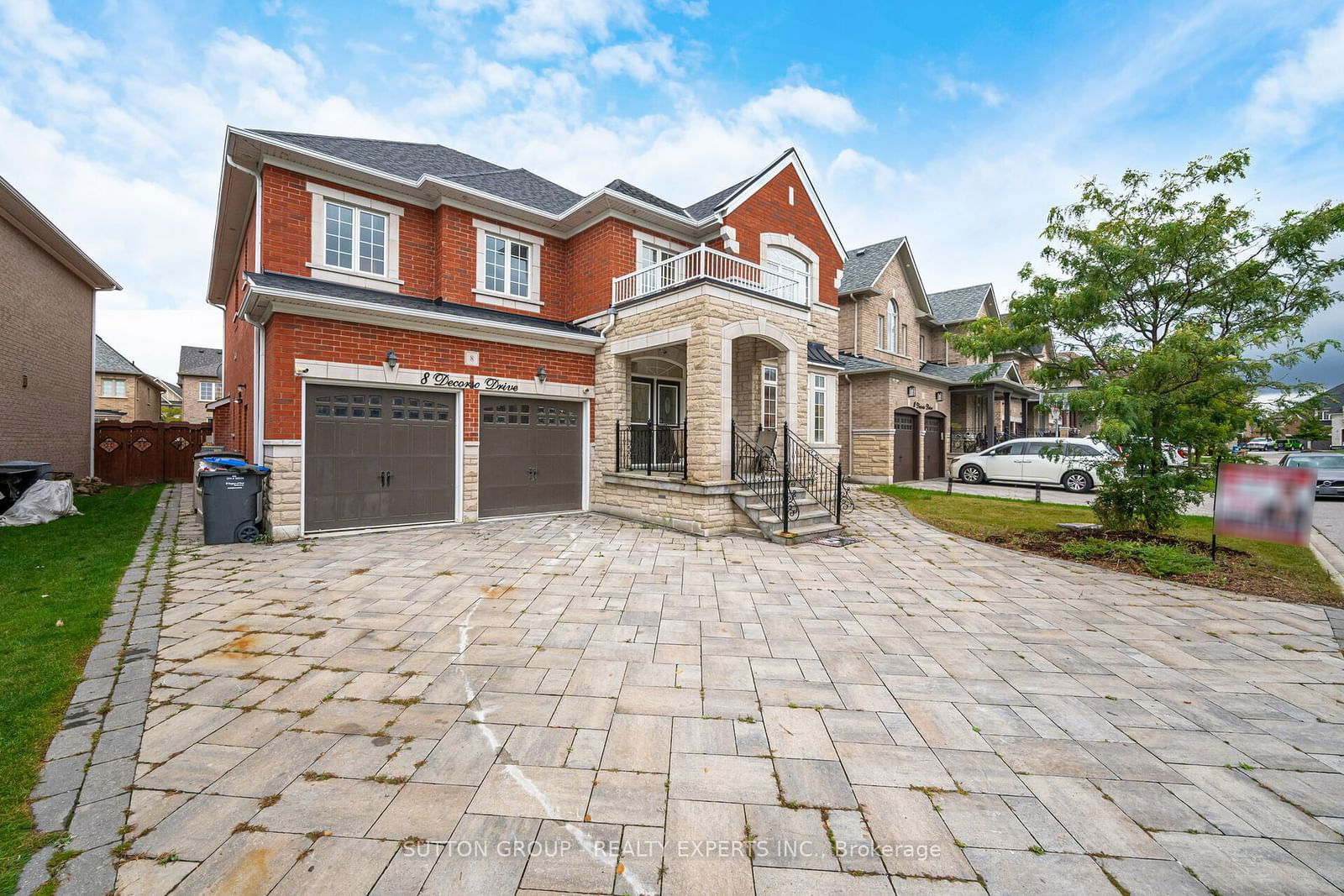 Detached House for sale at 8 Decorso Drive, Brampton, Bram East, L6P 3T7 - MLS: W11921520