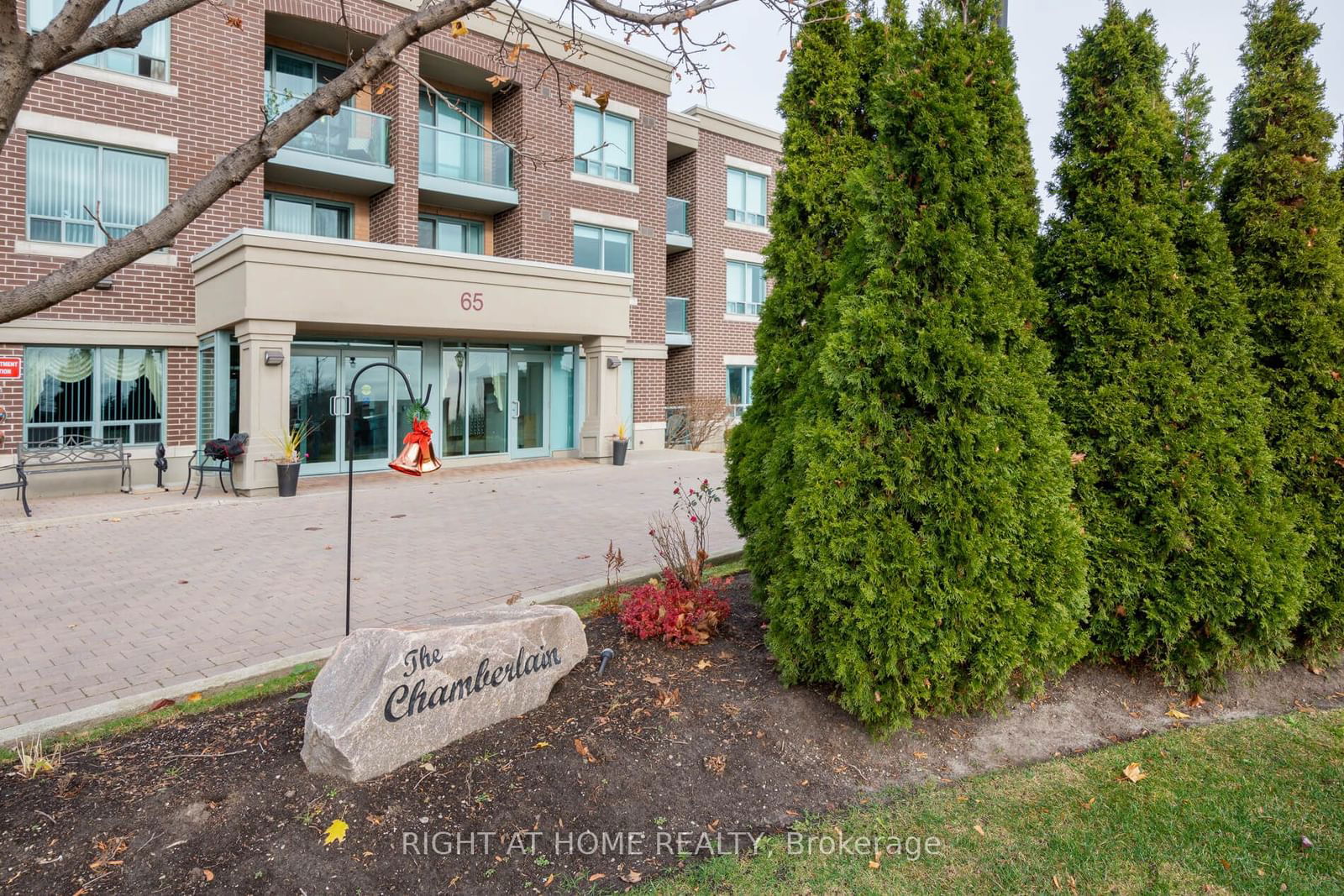 Condo for sale at 303-65 Via Rosedale, Brampton, Sandringham-Wellington, L6R 3N8 - MLS: W11921562