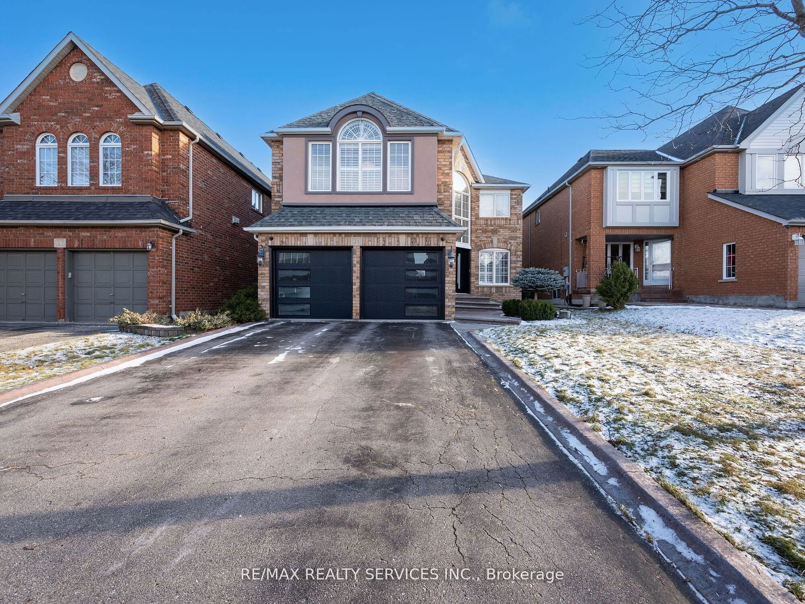 Detached House sold at 25 Ribbon Drive, Brampton, Sandringham-Wellington, L6R 2C5 - MLS: W11921570