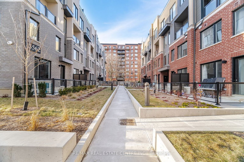 13 - 3562 Colonial Dr, Mississauga, L5L 5R9 | Image 2