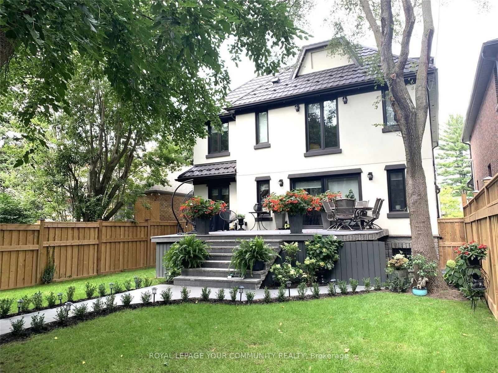 Detached House leased at 7 Van Dusen Boulevard, Toronto, Stonegate-Queensway, M8Z 3E4 - MLS: W11921590