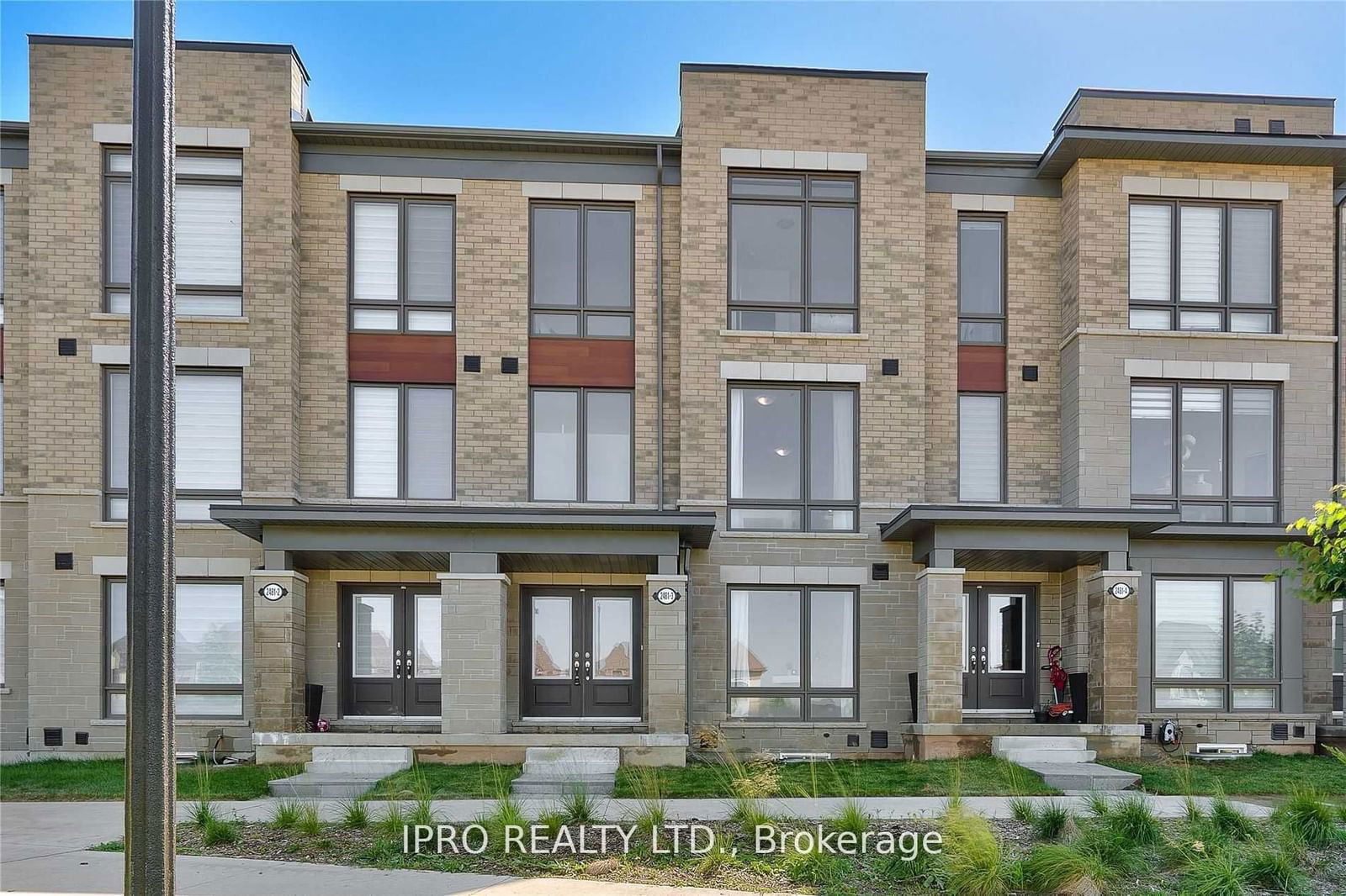 Townhouse for sale at 3-2481 Badger Crescent, Oakville, Glen Abbey, L6M 5M1 - MLS: W11921596