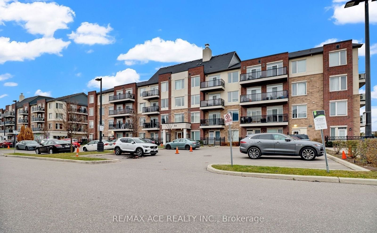 Condo for lease at 103-54 Sky Harbour Drive, Brampton, Bram West, L7A 0A1 - MLS: W11921608