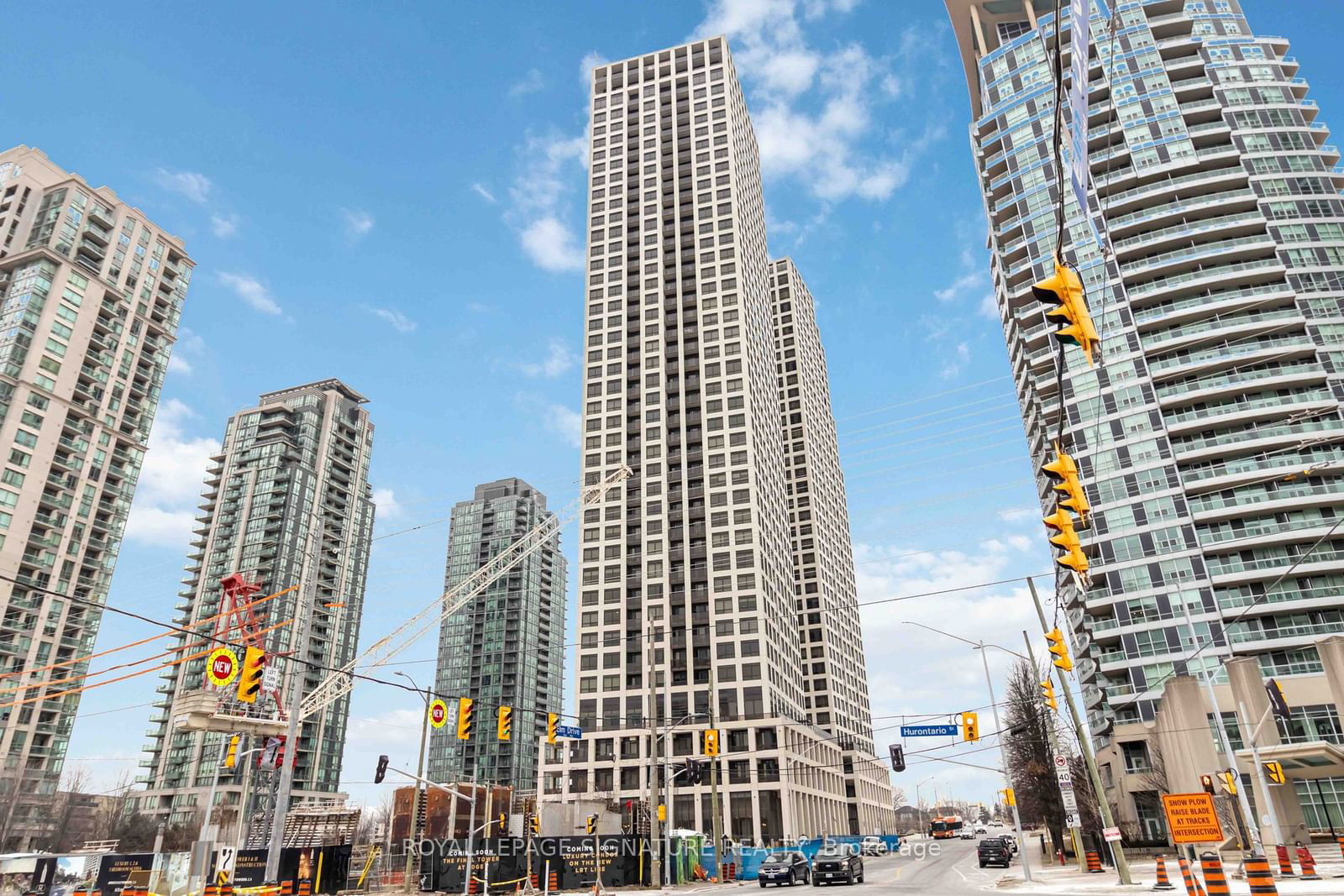 Condo for lease at 1910-30 Elm Drive, Mississauga, City Centre, L5B 0N6 - MLS: W11921638