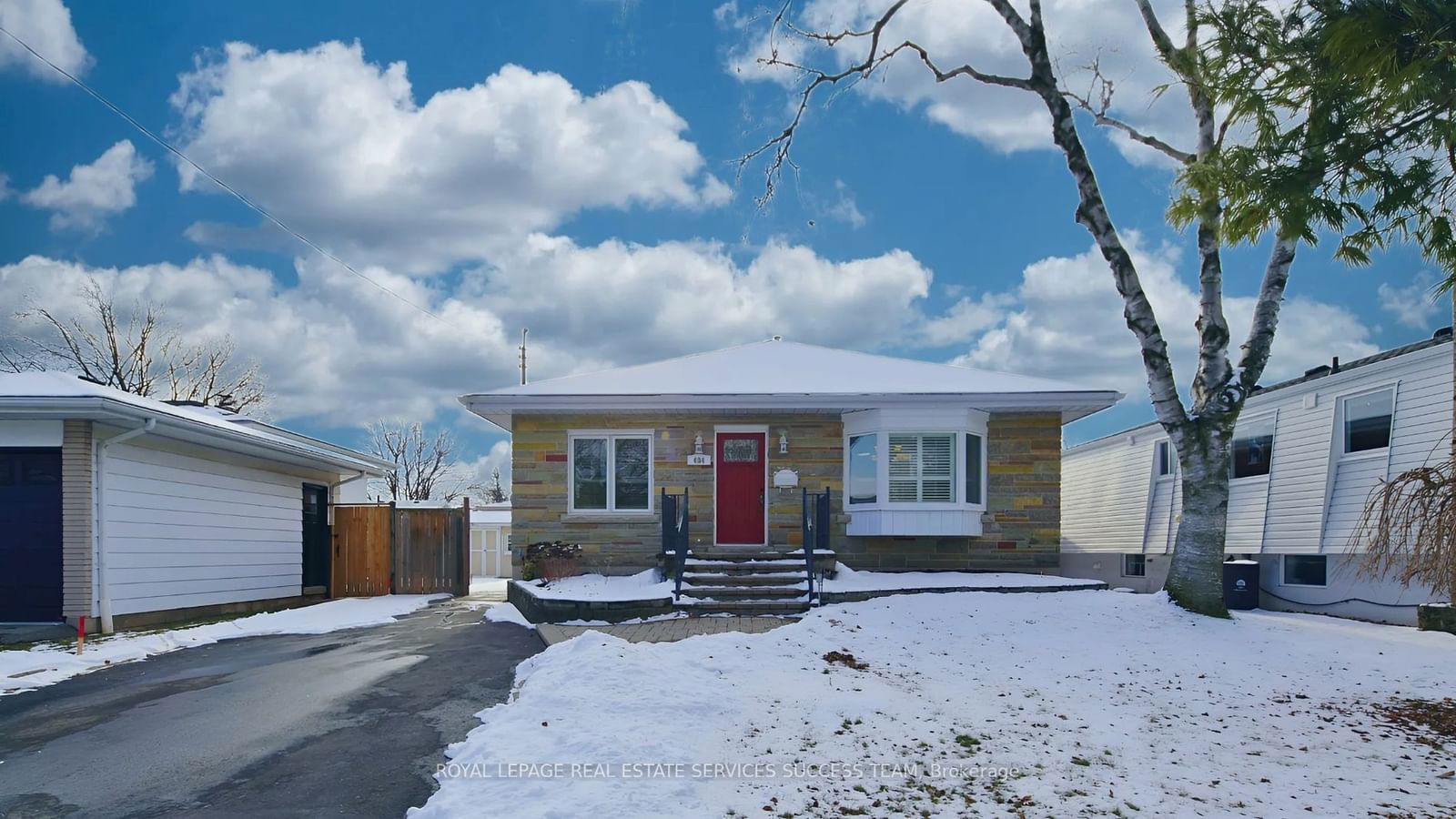 Building at 684 WOODVIEW Road, Burlington, Roseland