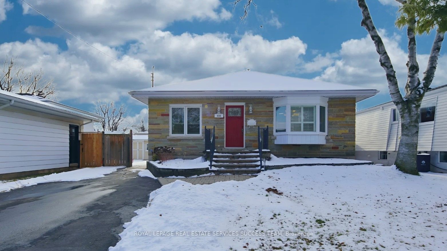 Detached House for lease at 684 WOODVIEW Road, Burlington, Roseland, L7N 3A5 - MLS: W11921639